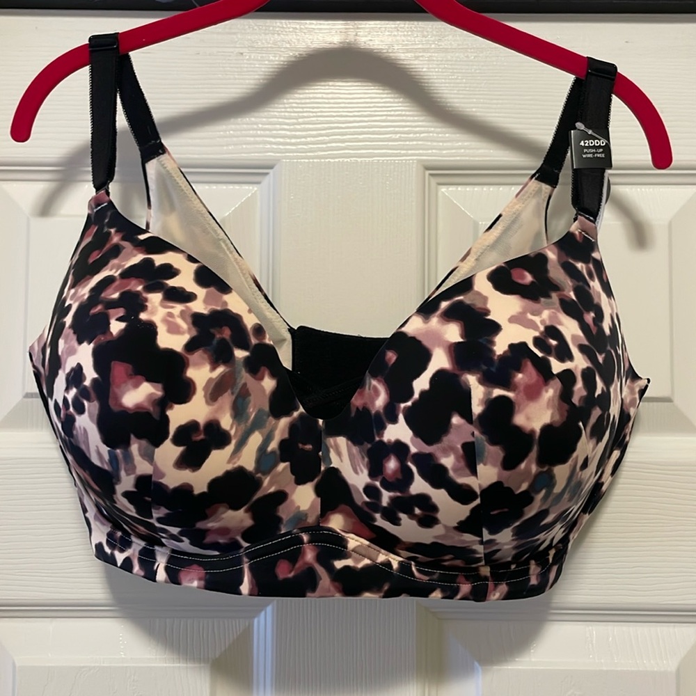 NWT Torrid no wire push up bra with slimming back 42DDD